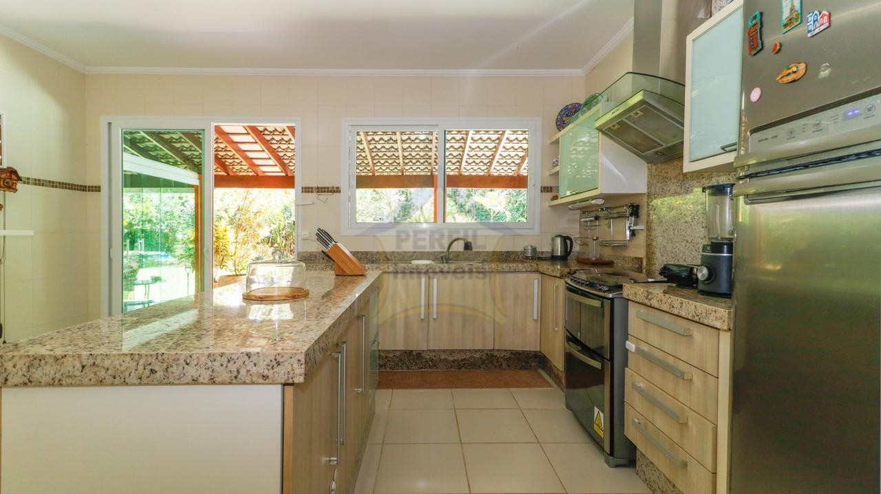 Sobrado 4 quartos para Venda no bairro Represa em Ribeirão Pires