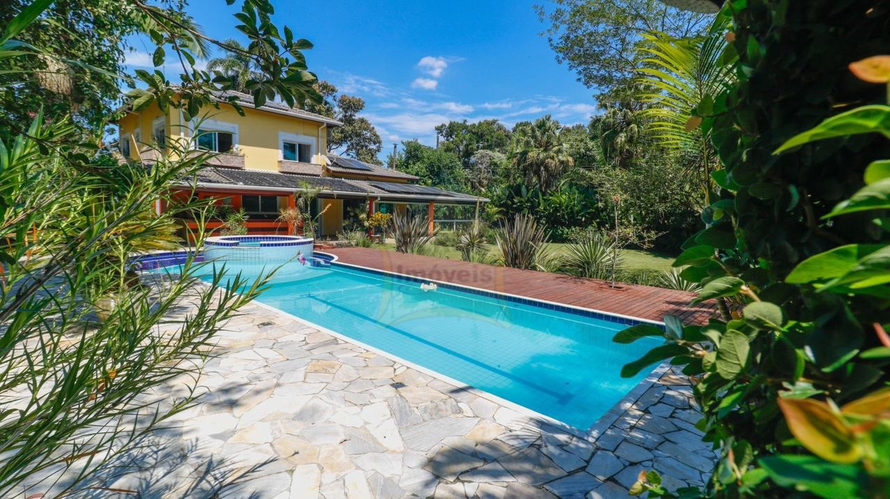 Sobrado 4 quartos para Venda no bairro Represa em Ribeirão Pires