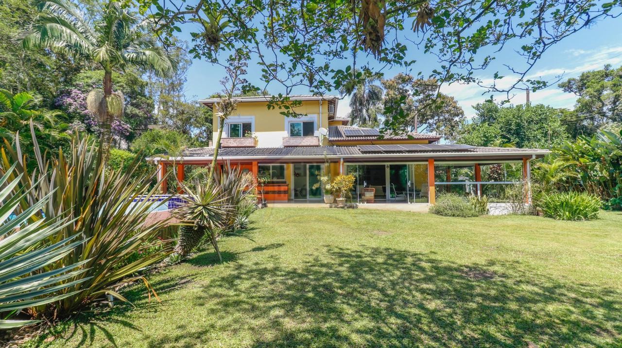 Sobrado 4 quartos para Venda no bairro Represa em Ribeirão Pires