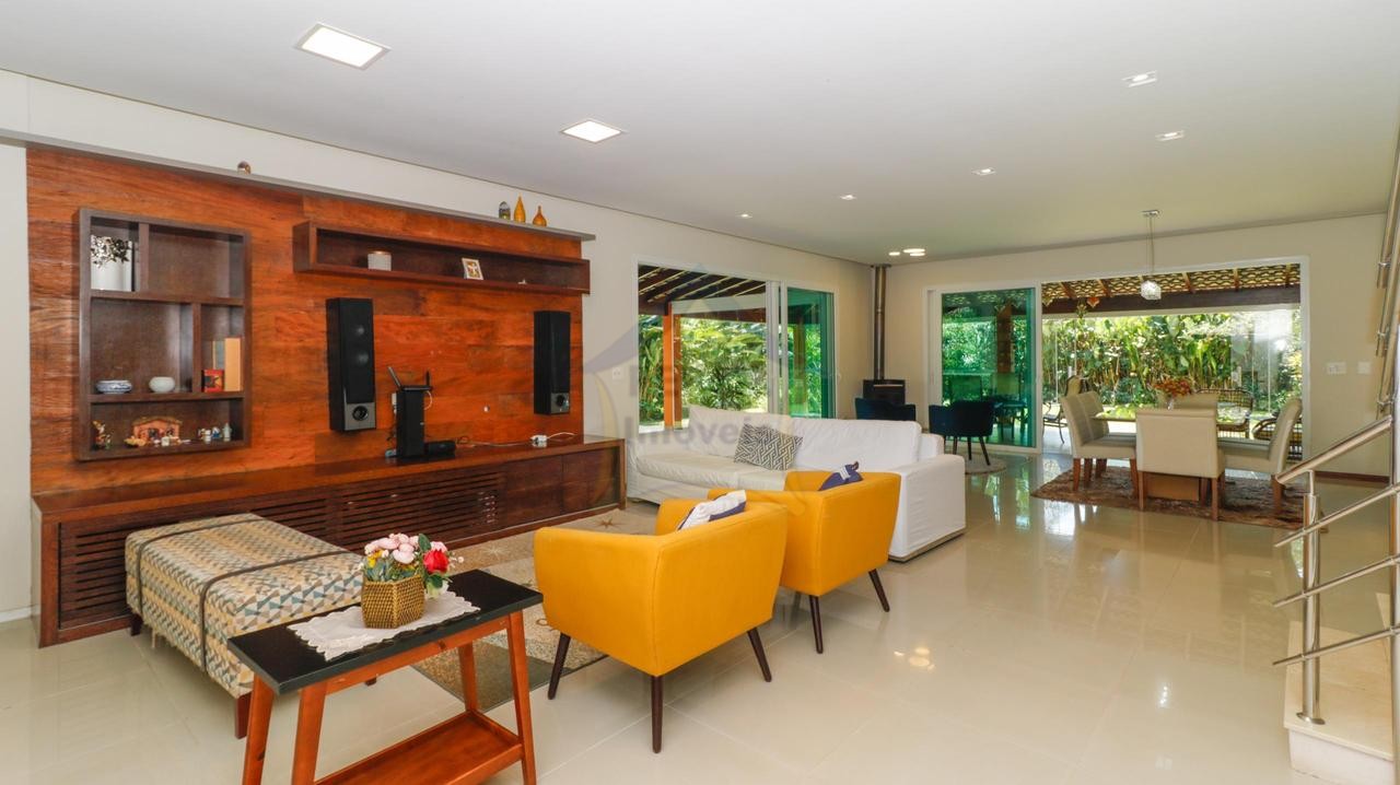 Sobrado 4 quartos para Venda no bairro Represa em Ribeirão Pires