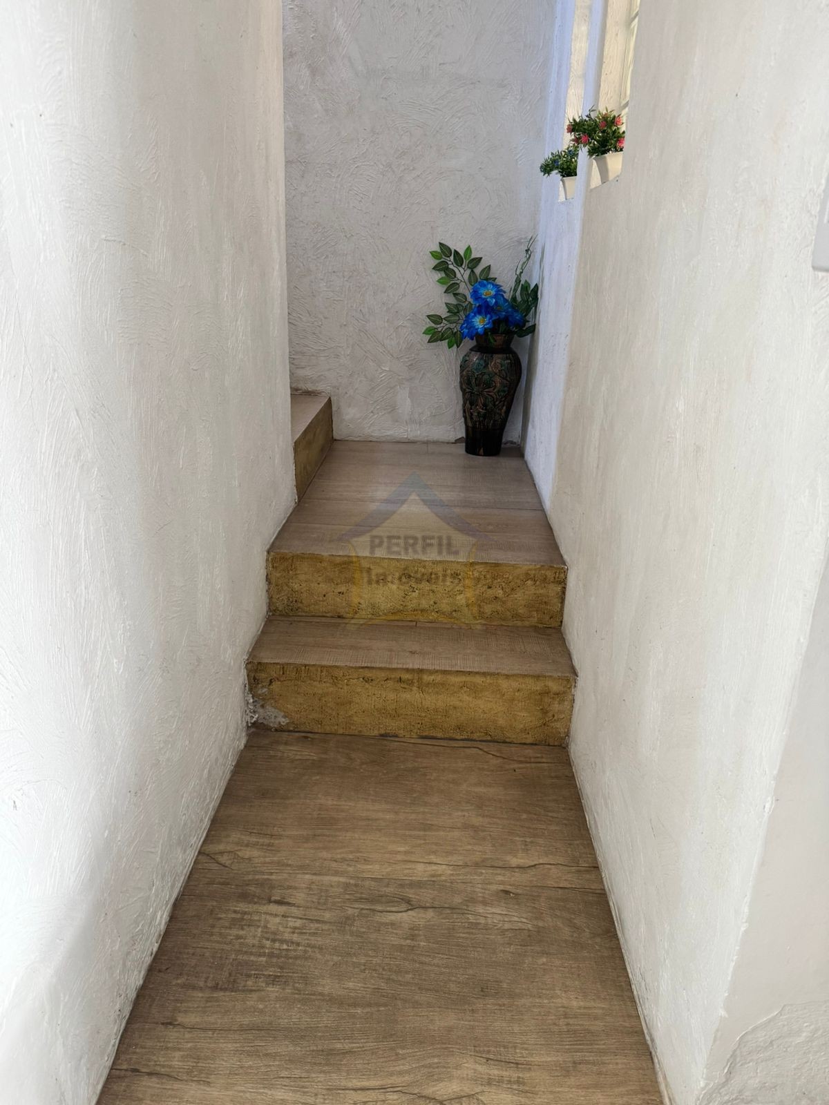 Sobrado 5 quartos para Venda no bairro Jardim Adelina em Mauá