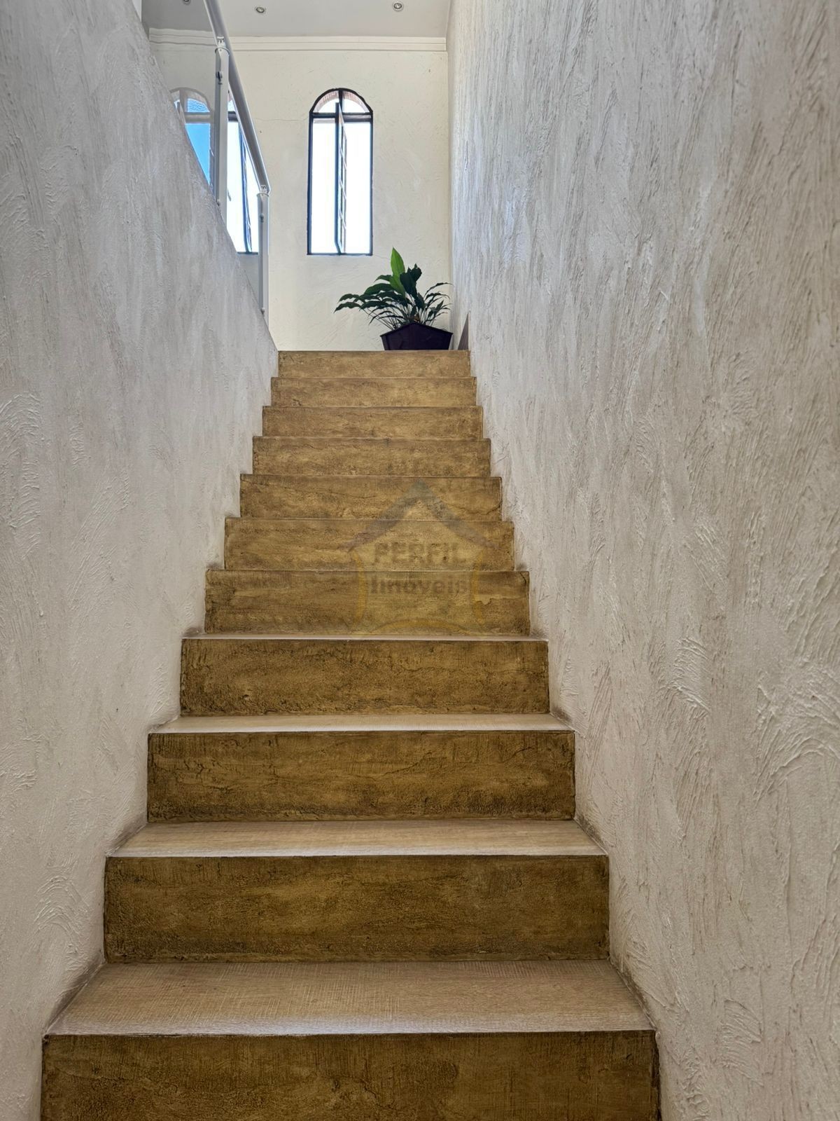 Sobrado 5 quartos para Venda no bairro Jardim Adelina em Mauá