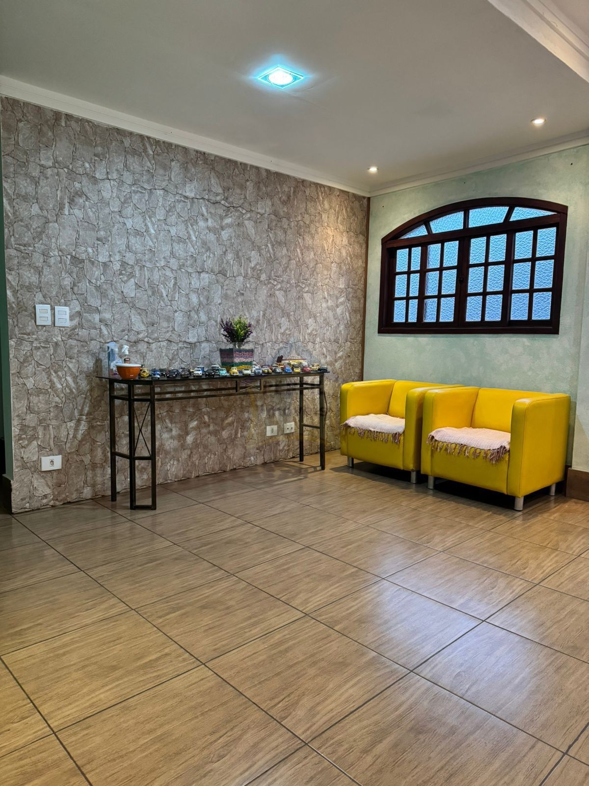 Sobrado 5 quartos para Venda no bairro Jardim Adelina em Mauá