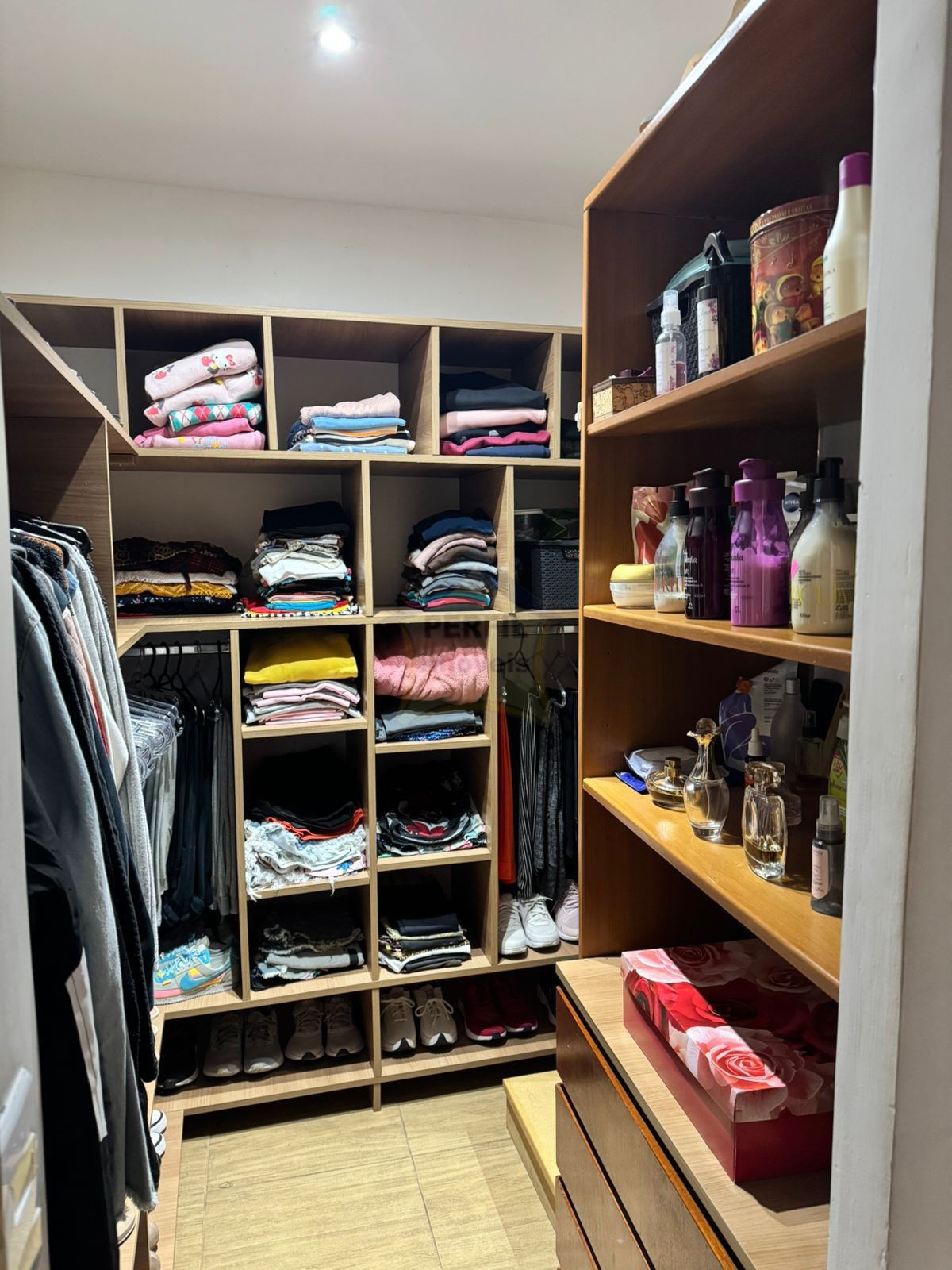 Sobrado 5 quartos para Venda no bairro Jardim Adelina em Mauá