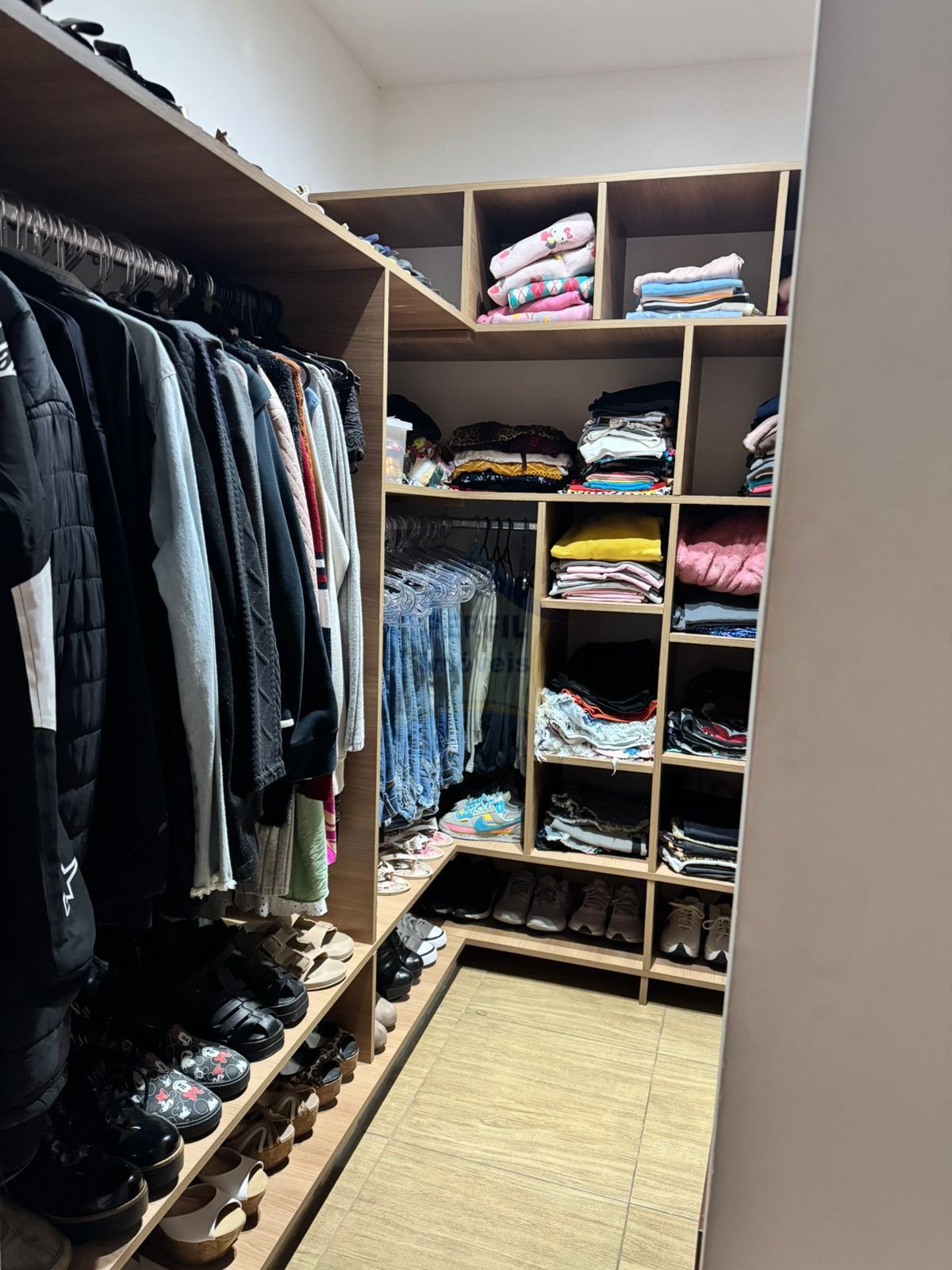 Sobrado 5 quartos para Venda no bairro Jardim Adelina em Mauá