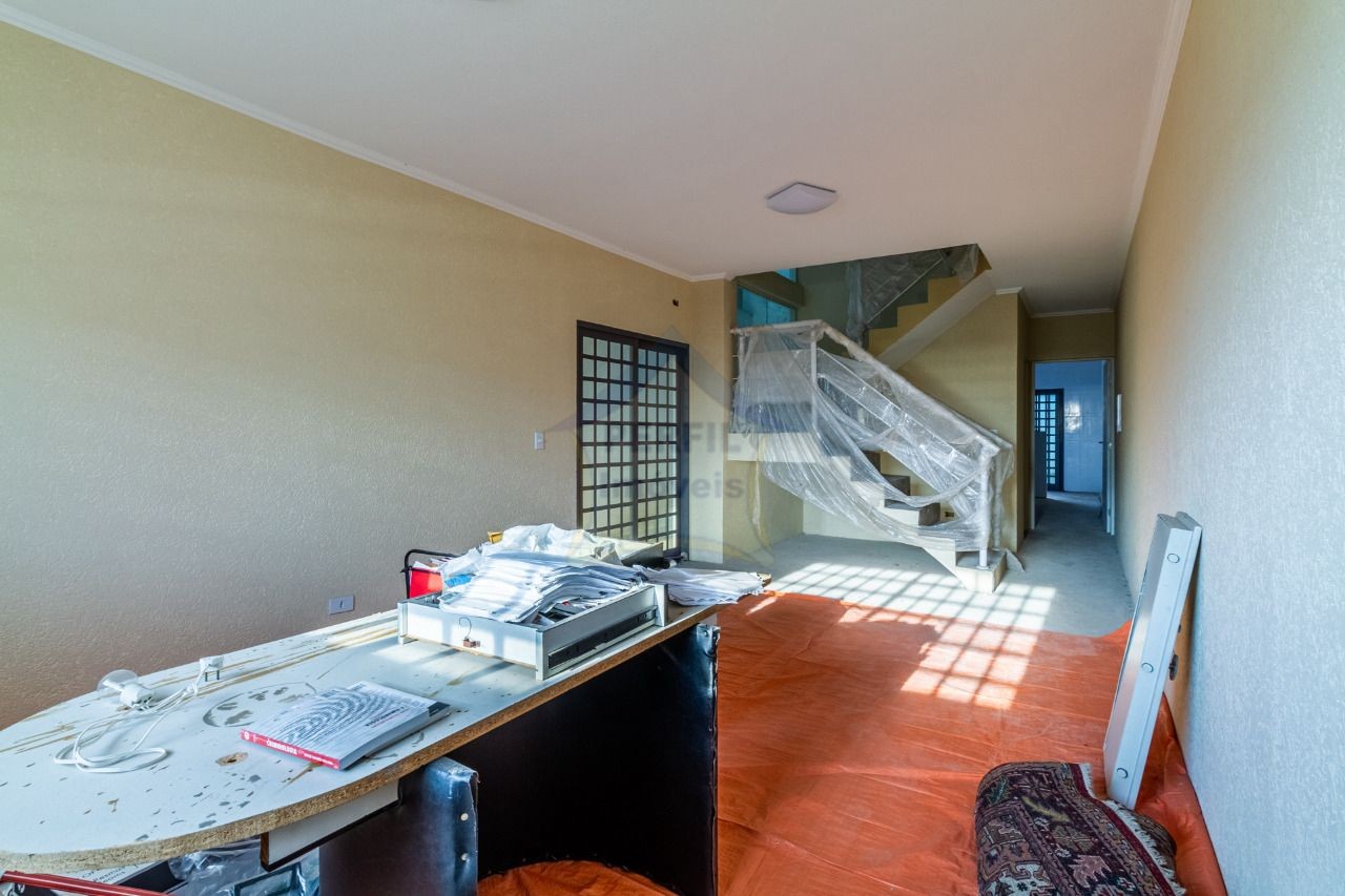 Sobrado 4 quartos para Venda no bairro Parque João Ramalho em Santo André