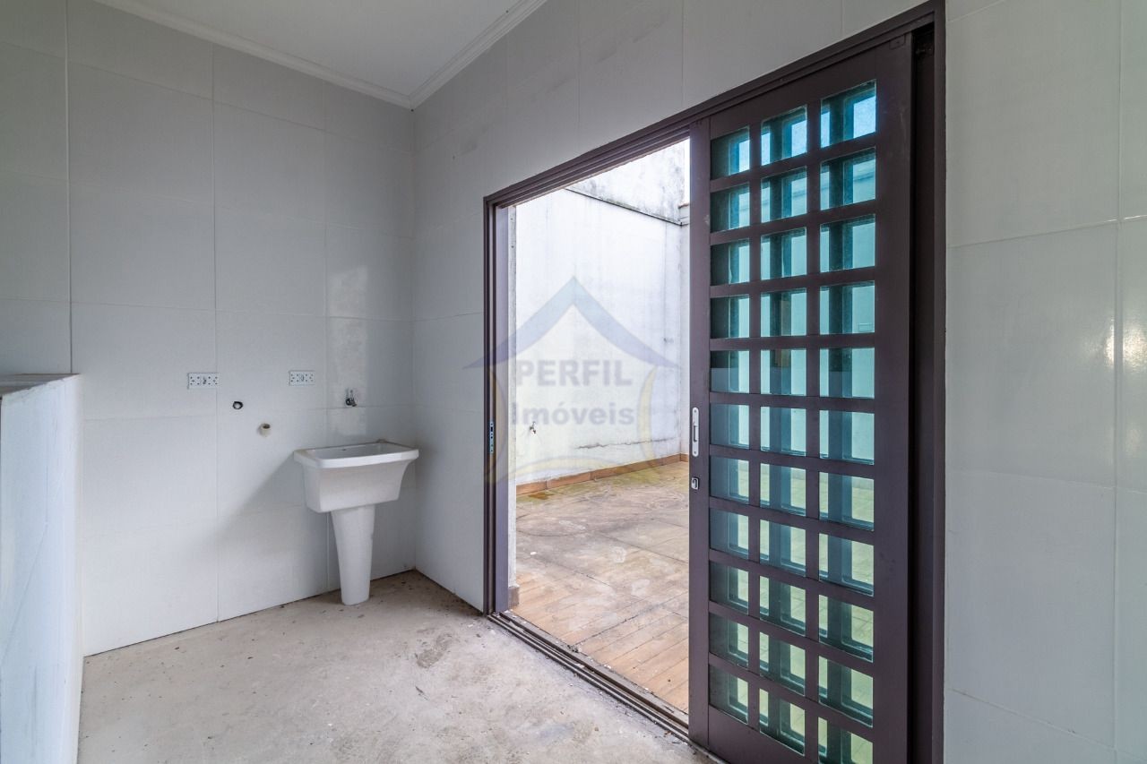 Sobrado 4 quartos para Venda no bairro Parque João Ramalho em Santo André