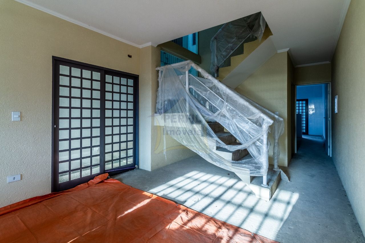 Sobrado 4 quartos para Venda no bairro Parque João Ramalho em Santo André