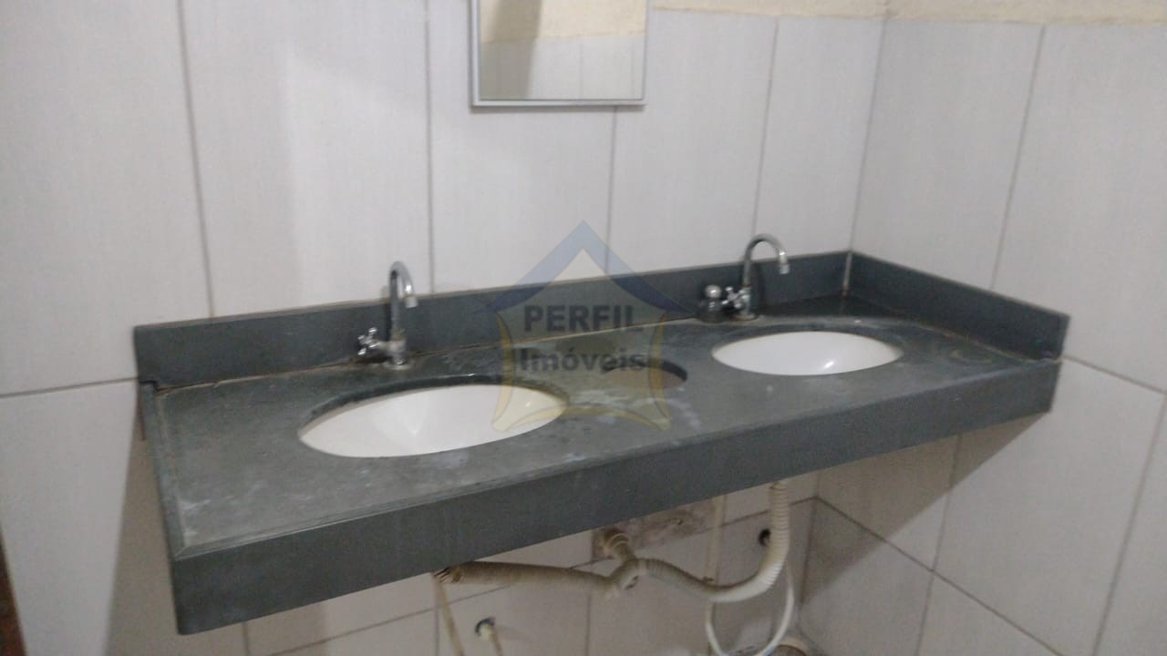 Sala comercial para Locação Anual no bairro Vila Lucinda em Santo André