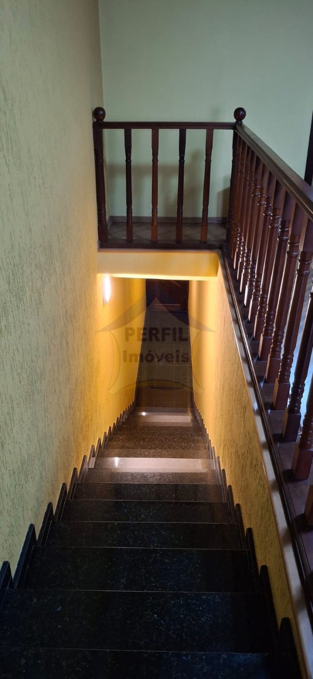 Sobrado 5 quartos para Venda no bairro Vila Camilópolis em Santo André