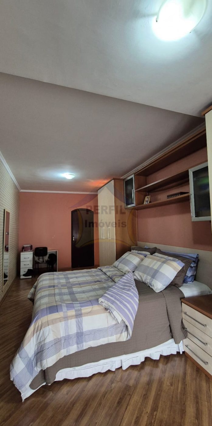 Sobrado 5 quartos para Venda no bairro Vila Camilópolis em Santo André