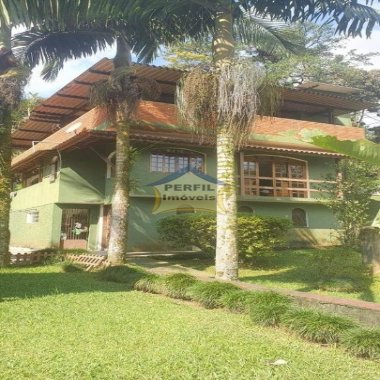 LINDA CASA à  venda no   bairro Jardim Clube de Campo, com3 dorm, 1 suíte, 200 m de  área construída