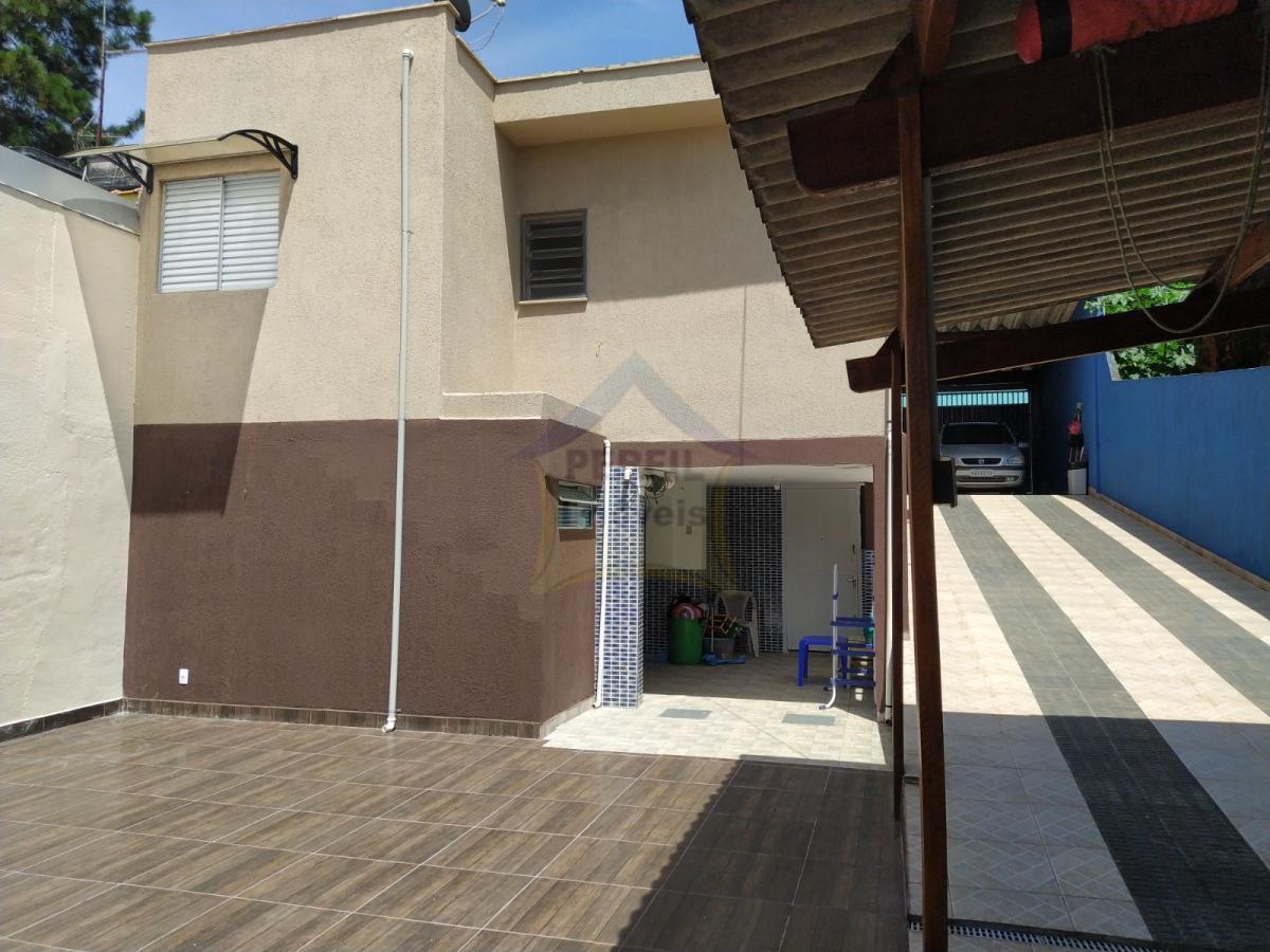 LINDA CASA TÉRREA A VENDA /  VILA SUÍSSA -  RIBEIRÃO PIRES .
